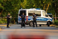 Drama na německé dálnici: Ozbrojenec přepadl autobus, zadržela ho policie!