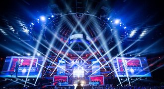 Esport a jeho strmá cesta vzhůru. Točí se v něm miliardy, investuje do něj Bolt