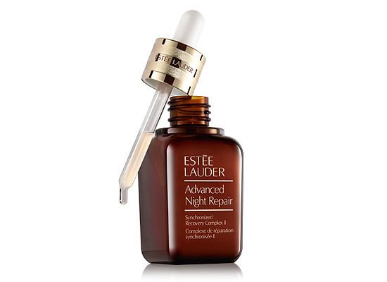 tée Lauder Advanced Night repair sérum, 1590 Kč, www.parfums.cz