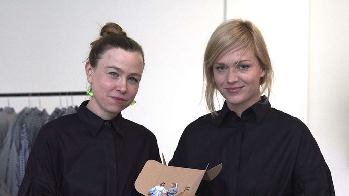 Ester a Josefína a jejich nové šaty Ester a Josefína a jejich nové šaty