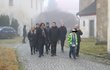 Pohřeb Marie Rút Křížkové: Dcera Ester Janečková s rodinou Pohřeb Marie Rút Křížkové: Dcera Ester Janečková s rodinou