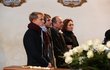 Pohřeb Marie Rút Křížkové: Dcera Ester Janečková s rodinou Pohřeb Marie Rút Křížkové: Dcera Ester Janečková s rodinou