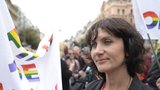 Ester Janečková rok po sebevraždě synovce na chatu: Proč je dobré přiznat „JSEM GAY“?!