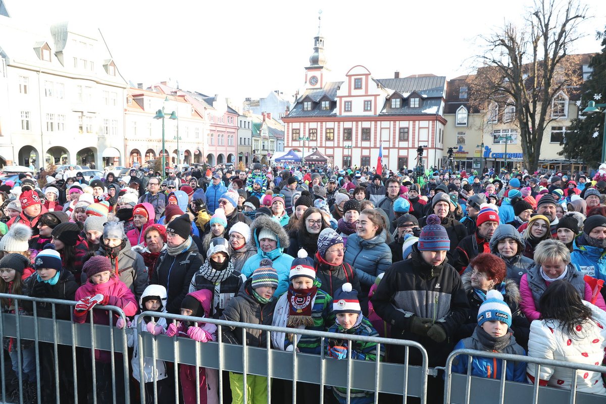 Vrchlabí, kde měli mejdan další medailisté Eva Samková, Michal Krčmář a Karolína Erbanová.