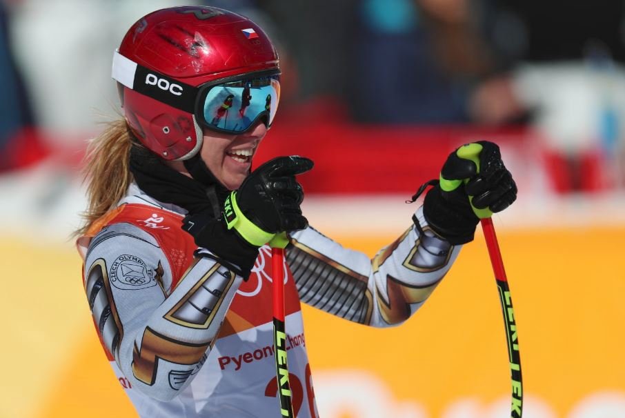 Ester Ledecká se stala nečekanou vítězkou v superobřím slalomu ve sjezdovém lyžování.