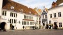 Raeapteek neboli Radniční lékárna je v provozu od roku 1415 a patří k nejstarším v Evropě
