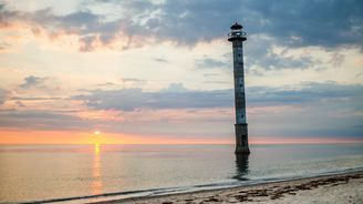 Samotář Baltského moře: šikmý maják Kiipsaare