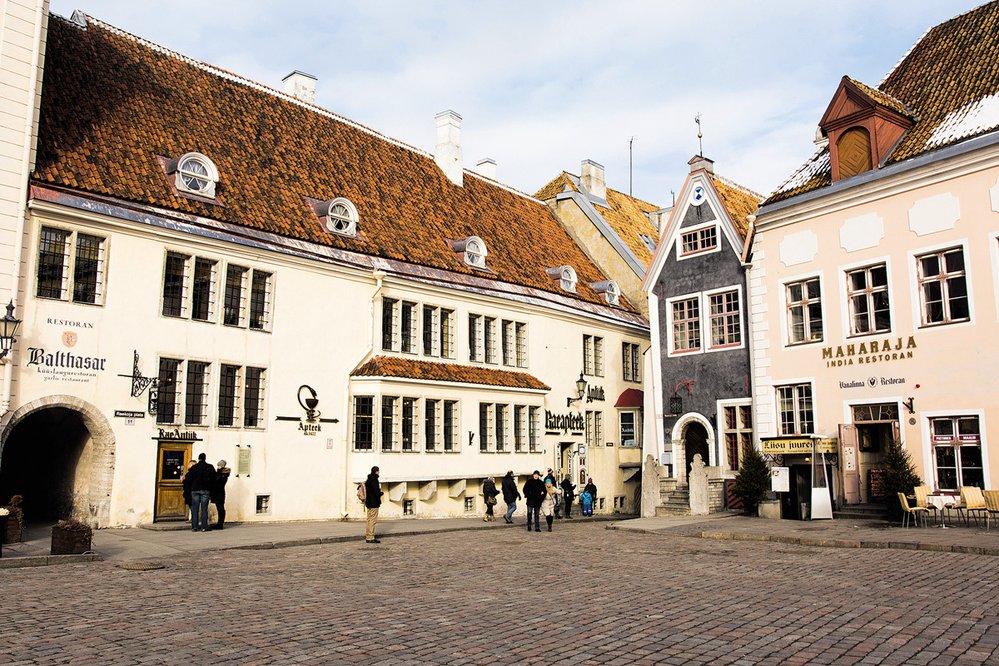 Raeapteek neboli Radniční lékárna je v provozu od roku 1415 a patří k nejstarším v Evropě