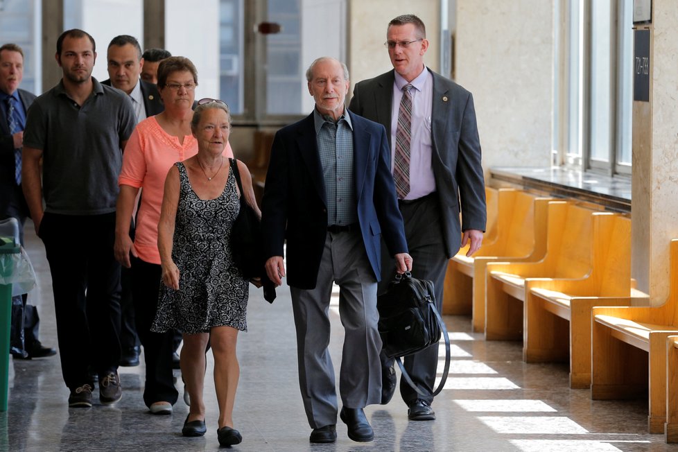 Rodiče Etana Patze u soudu s vrahem jejich syna