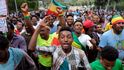 Premiéra Etiopie Abiye Ahmeda podpořila mohutná demonstrace, během ní ale také vybuchl granát