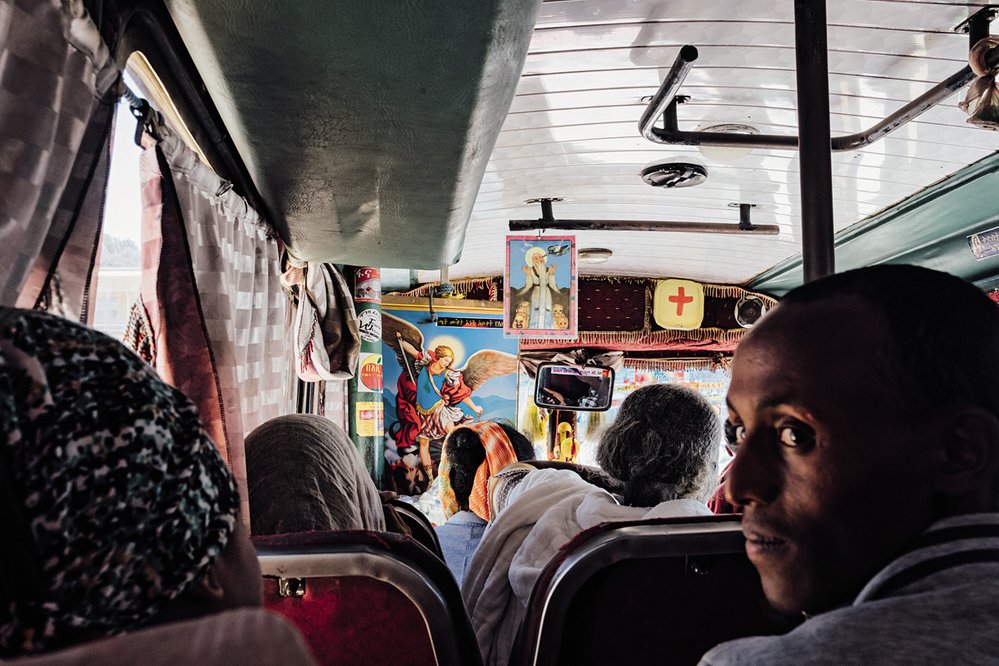 Na silnicích Tigrajska chrání pasažéry všichni svatí