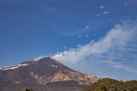 Sicilská Etna se probudila k aktivitě: Vypouští záhadné kouřové signály!