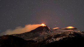 Na jihoitalské Sicílii se opět více probudila k životu sopka Etna (16. 2. 2021)