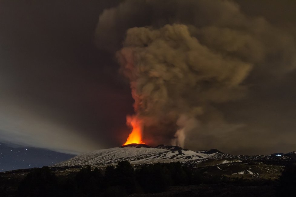 Etna bouřila