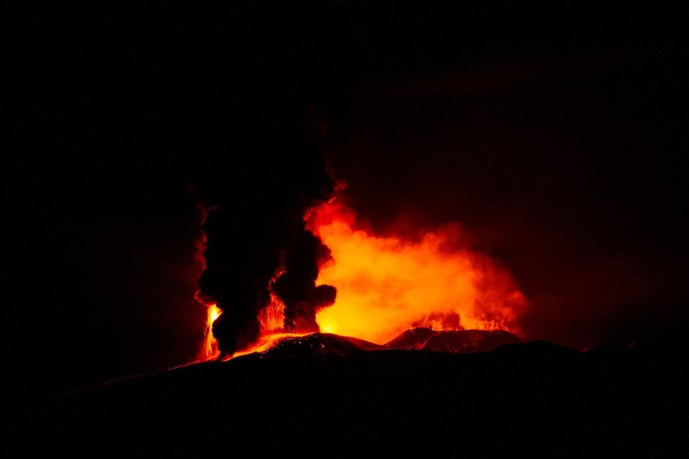 Etna bouřila