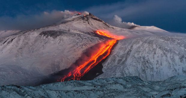 Ve Středomoří hrozí tsunami. Sopka Etna se potápí, zdevastuje dovolenkové ráje?