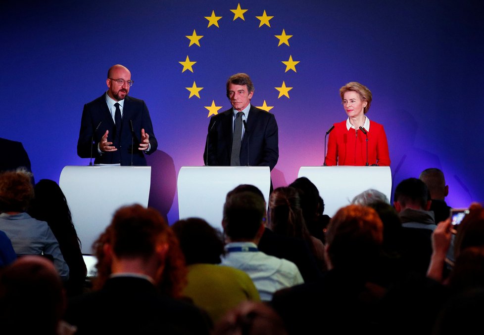 Lídři EU na tiskové konferenci o brexitu, zleva: šéf Evropské rady Charles Michel Michel, předseda Evropského parlamentu David Sassoli a předsedkyně Evropské komise Ursuloa von der Leyenová
