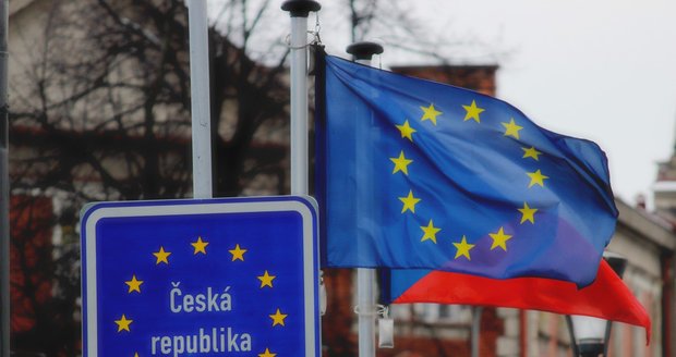 Evropská komise podá u Soudního dvora EU žalobu na Českou republiku. Země stále nemá (mimo jiné) elektronický registr silničních dopravců propojený s evropským.
