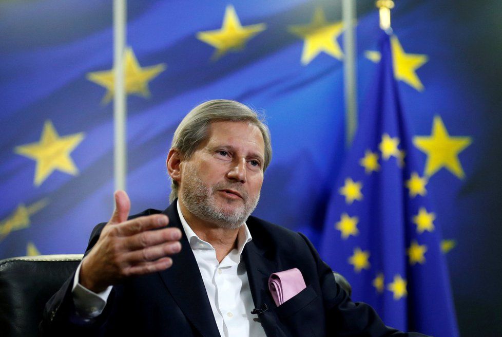 Johannes Hahn řekl, že možnými novými členy EU mohou být Srbsko a Černá Hora.