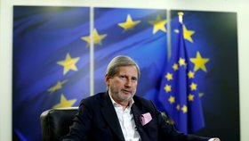 Johannes Hahn řekl, že možnými novými členy EU mohou být Srbsko a Černá Hora.