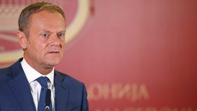 Nejméně lidé důvěřují předsedovi Evropské rady a unijní ministryni zahraničí. Předseda Evropské rady, kterým je nyní Donald Tusk, má důvěru 29 procent dotázaných