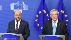 Eurovůdci: předsedové Parlamentu a Komise Martin Schulz a Jean-Claude Juncker