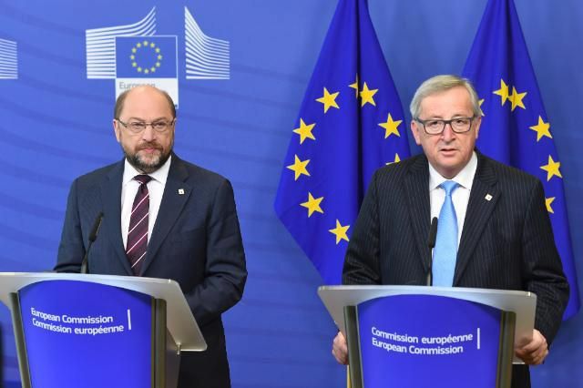 Eurovůdci: předsedové Parlamentu a Komise Martin Schulz a Jean-Claude Juncker.