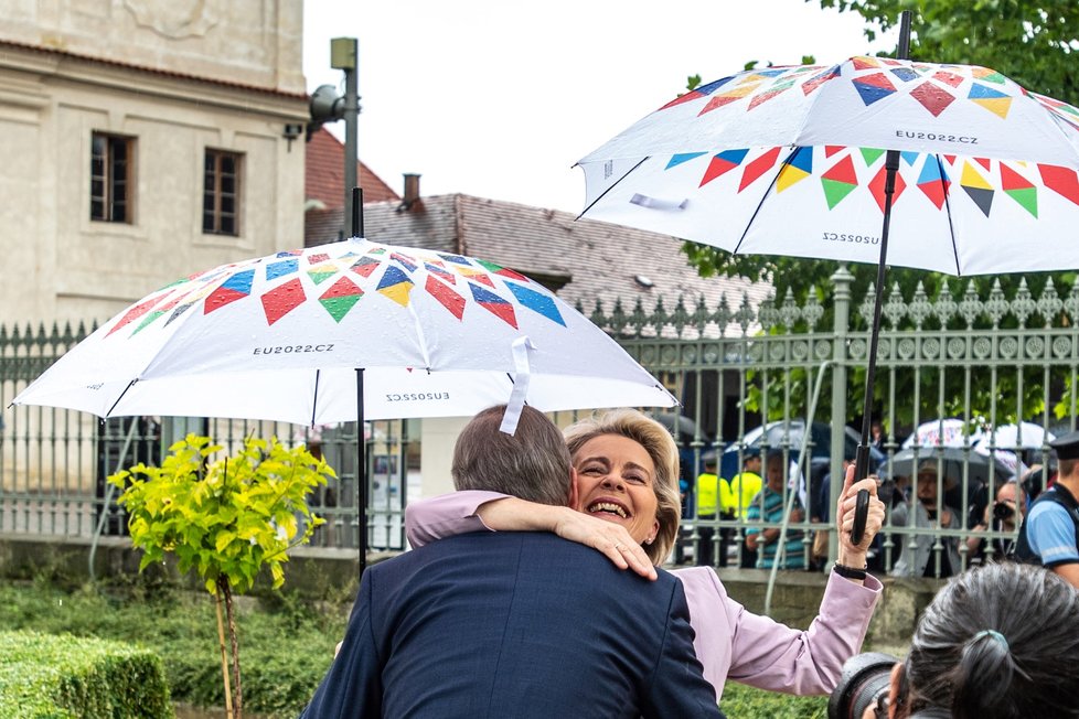 Předsedkyně Evropské komise Ursula vod der Leyenová  a premiér Petr Fiala na oficiálním zahájení předsednictví v Radě Evropské unie. (1.7.2022)