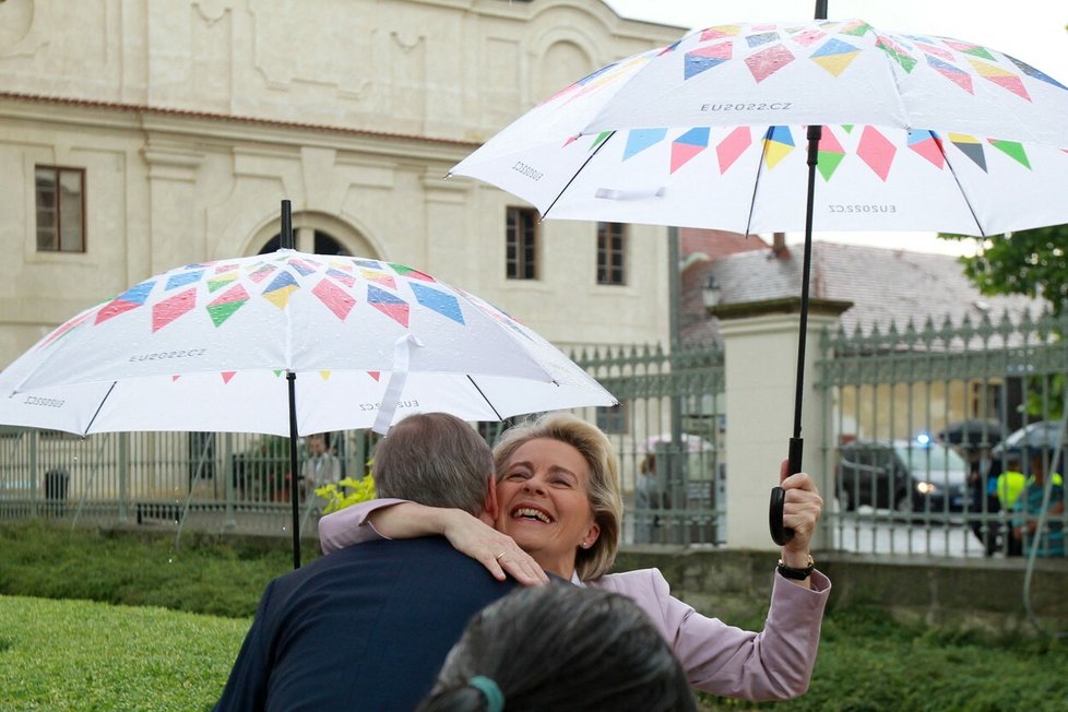 Předsedkyně Evropské komise Ursula vod der Leyenová a premiér Petr Fiala na oficiálním zahájení předsednictví v Radě Evropské unie. (1.7.2022)