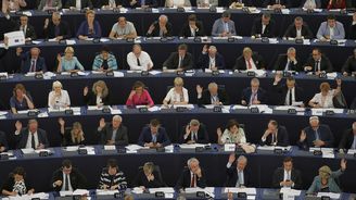 Europarlament schválil balíček opatření pro případ tvrdého brexitu Europarlament schválil balíček opatření pro případ tvrdého brexitu