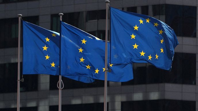 EU chystá další sankce proti ruským bankám a rodinám oligarchů