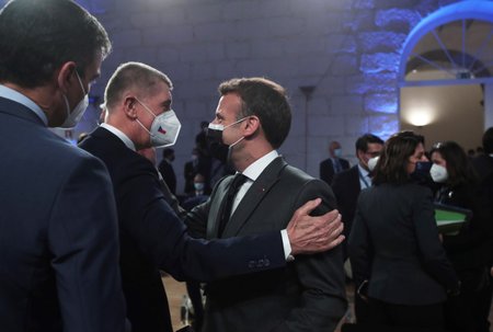 Summit EU: Premiér Andrej Babiš (ANO) s francouzským prezidentem Emmanuelem Macronem (7. 5. 2021)