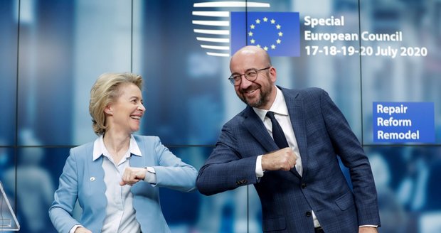Čtyři dny a čtyři noci: Lídři EU se dohodli na 20 bilionech, Babiš slibuje investice