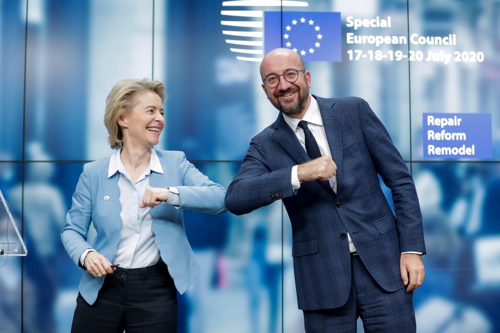 Lídři EU se pátý den summitu shodli na fondu obnovy a rozpočtu. (21. 7. 2020)