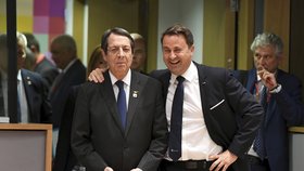 Lídři EU se neshodli na tom, kdo obsadí unijní vedoucí pozice. Na snímku kyperský prezident Nicos Anastasiades a lucemburský premiér Xavier Bettle.