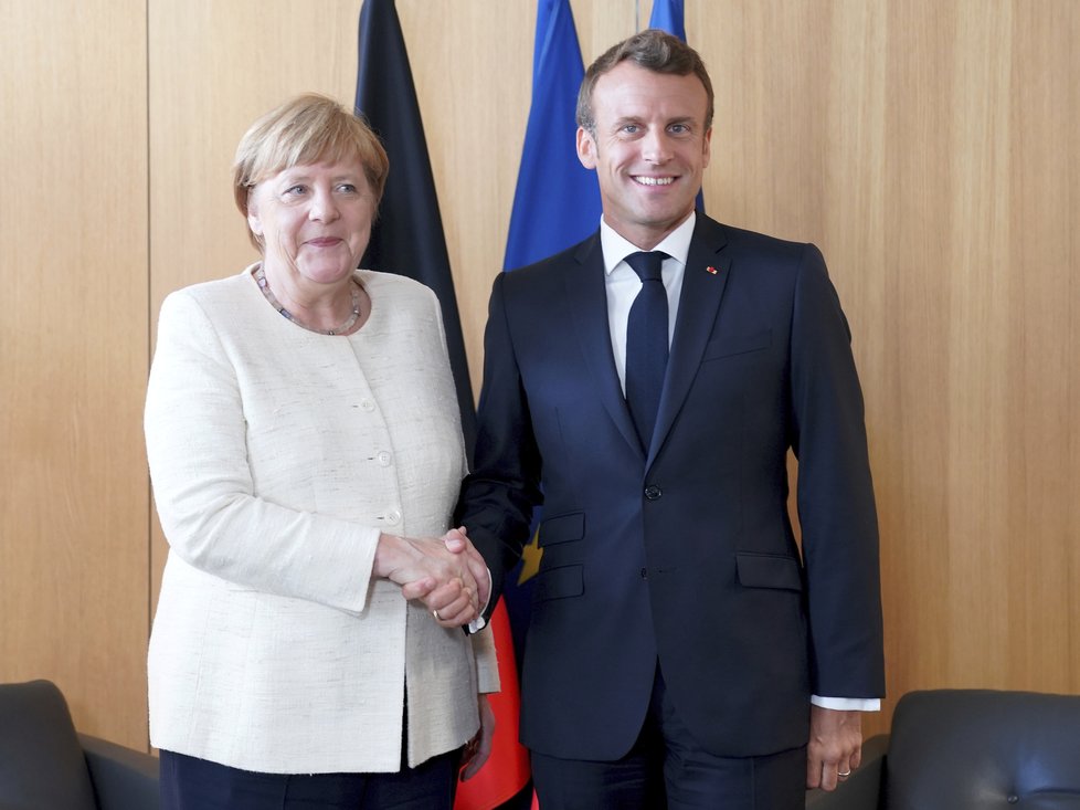 Lídři EU se neshodli na tom, kdo obsadí unijní vedoucí pozice. Na snímku německá kancléřka Angela Merkelová a francouzský prezident Emmanuel Macron.