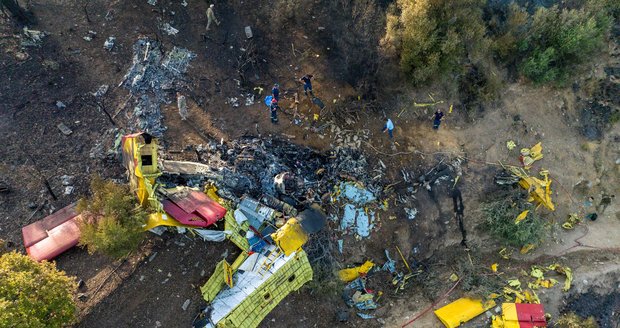 Tragédie při hašení požáru na řeckém ostrově Euboia: V letadle zemřeli dva piloti (†27 a †34)!