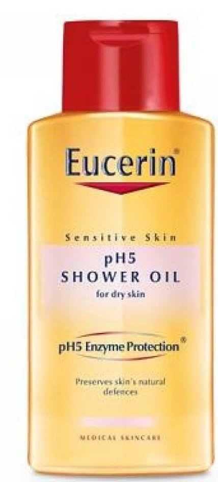 Relipidační sprchový olej Eucerin pH5, 215 Kč (200 ml), koupíte v síti lékáren