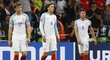 Zklamaní fotbalisté Anglie po remíze s Ruskem