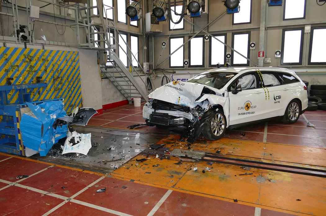 Euro NCAP 2019: Ford Mondeo