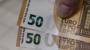 Podvodník (21) platil falešnými eury. Prodejce elektroniky hledal na internetu, nejste obětí i vy?