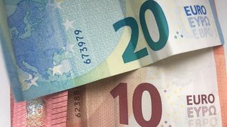 Euro by se vyplatilo jen podnikům, ostatní by jeho zavedení stálo stovky miliard, uvádí analýza ČMKOS