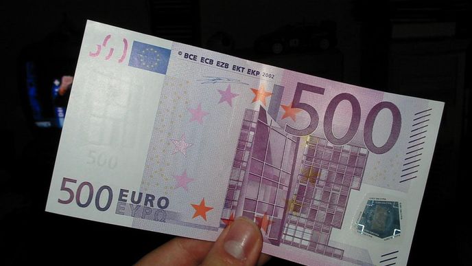 Eurobankovka v hodnotě 500 eur