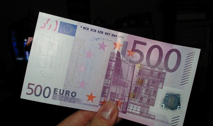 Eurobankovka v hodnotě 500 eur