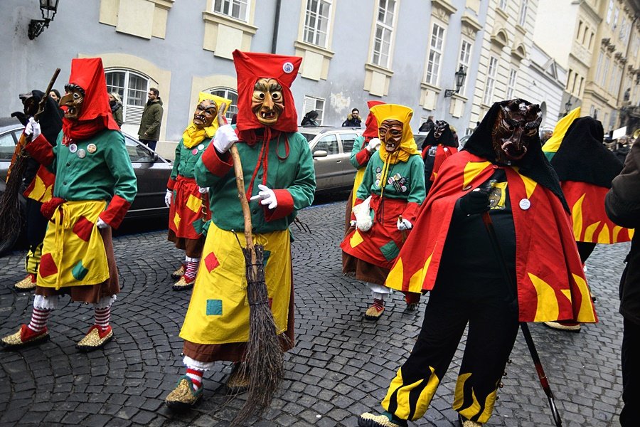 Eurokarneval oživil pošmourný den v centru metropole.