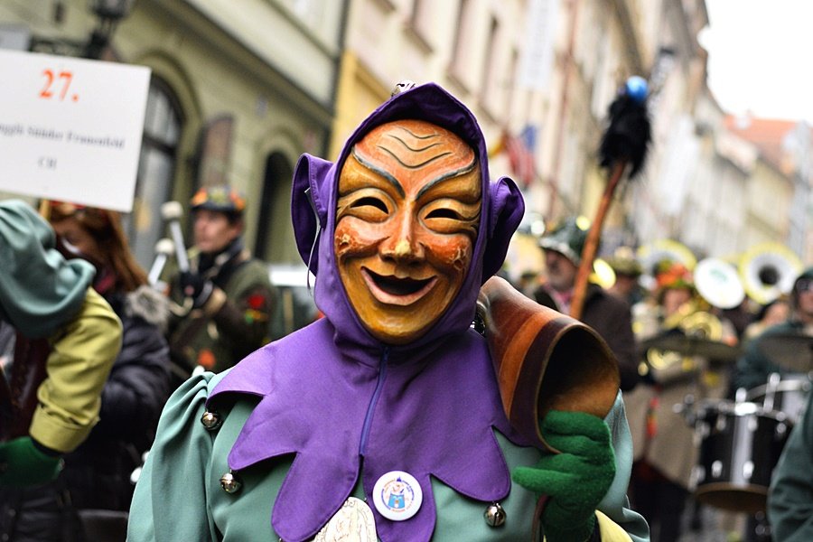 Eurokarneval oživil pošmourný den v centru metropole.