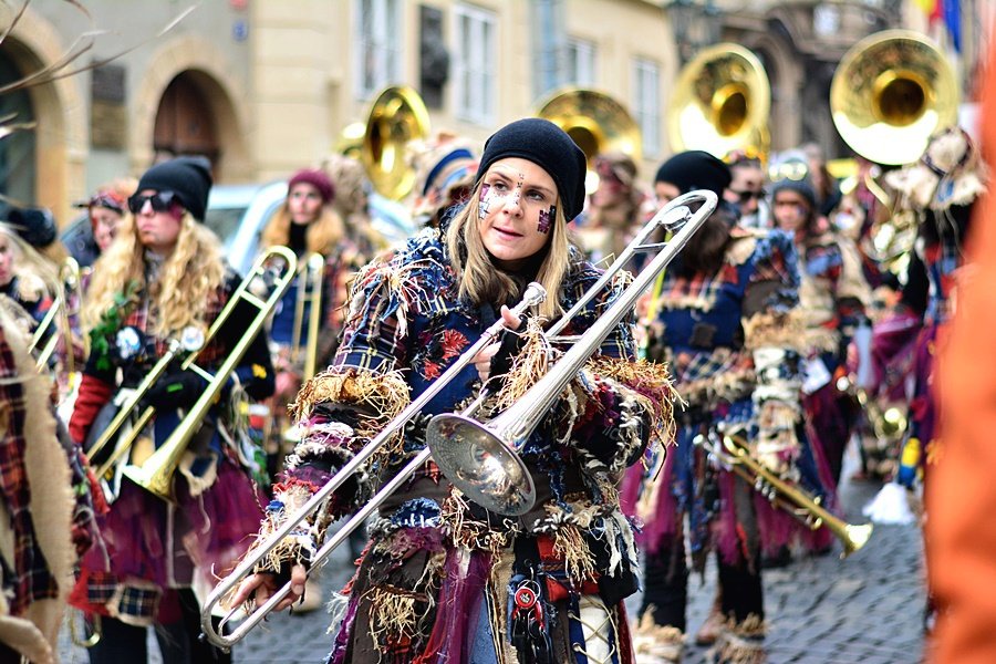 Eurokarneval oživil pošmourný den v centru metropole.