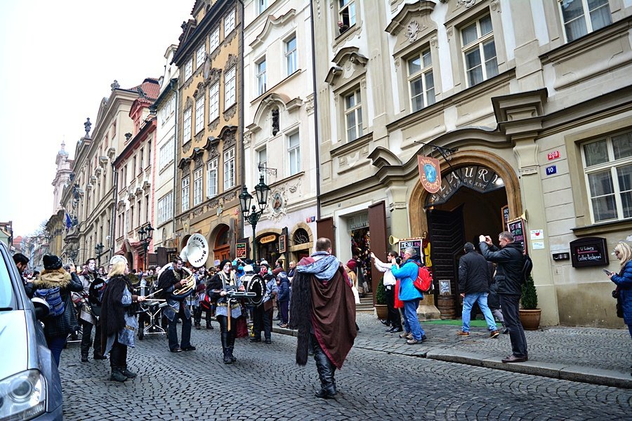 Eurokarneval oživil pošmourný den v centru metropole.