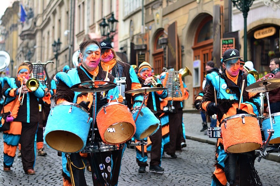 Eurokarneval oživil pošmourný den v centru metropole.