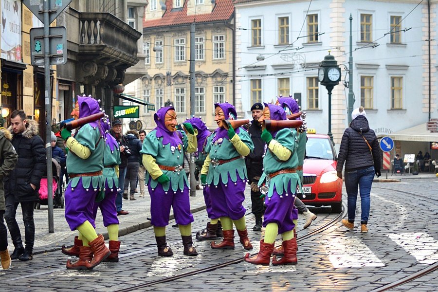 Eurokarneval oživil pošmourný den v centru metropole.